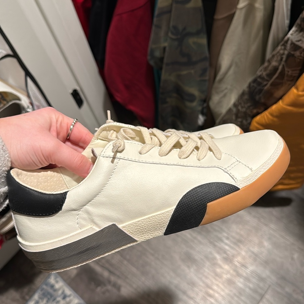 Dolce Vita Sneakers